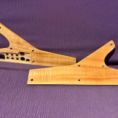 Moog Sub Phatty & Little Phatty、 Stage2 replacement side panels. " Japanese Horse Chestnut 4A grade " Oil Gel Glossy finish.