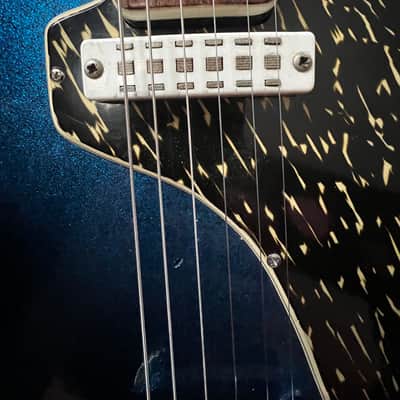 Eko 500 Mid 60s - Sparkle Blue front / mother of pearl back image 3