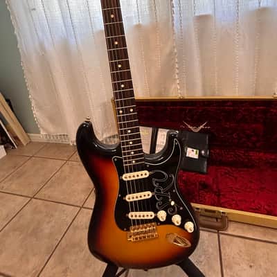 Fender Custom Shop Stevie Ray Vaughan Stratocaster NOS 2019 - Present - 3-Color Sunburst image 3