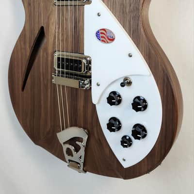 Rickenbacker 330 Walnut, Semi-Hollowbody, 21 Fret, Gotoh Tuners, w/HSC image 7