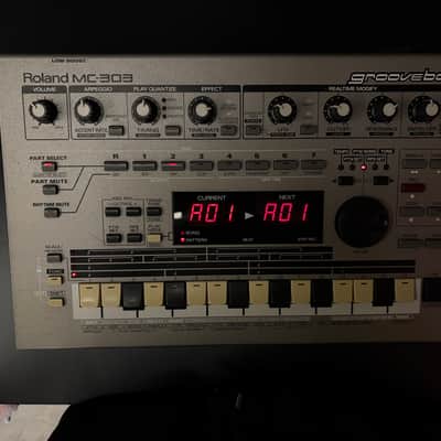 Roland Mc 303
