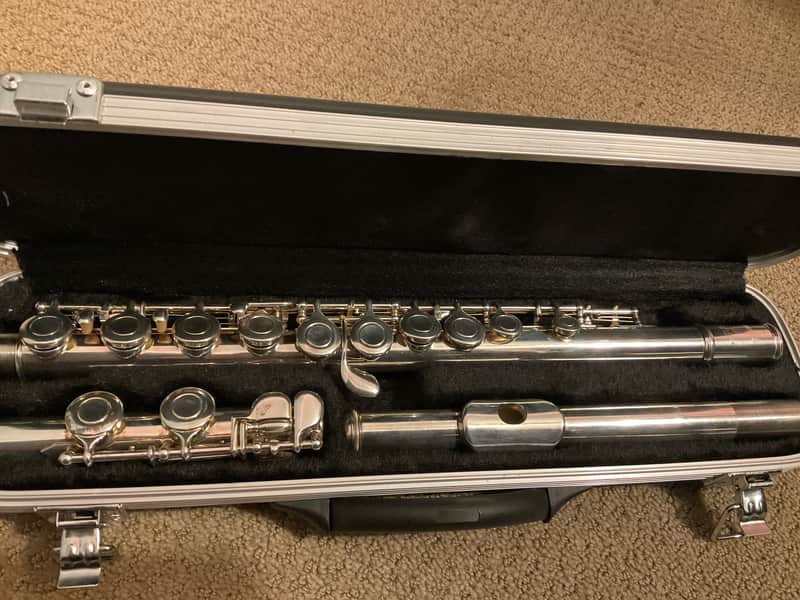 Yamaha - Silverplated Closed Hole Flute, Excellent Condition image 1