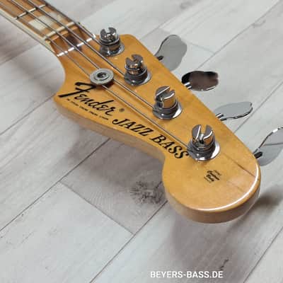 Fender American Vintage '74 Jazz Bass with Maple Fretboard 2013 - 2014 Natural image 21
