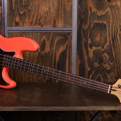 Squier Classic Vibe '60s Jazz Bass Tahitian Coral image 5