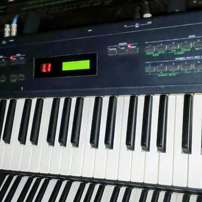 Yamaha SY22 Vector Synthesis Synth Keyboard MIDI with Power Supply