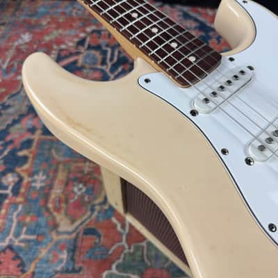 1988 FenderStratocaster Model ST43 Vintage White image 15