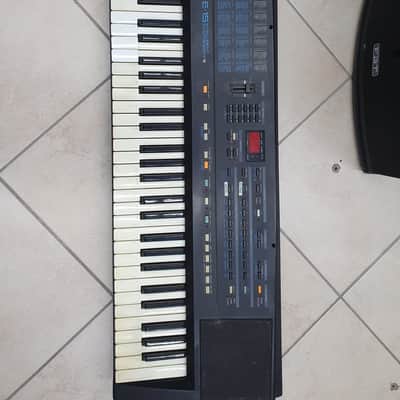 ROLAND E15 image 1