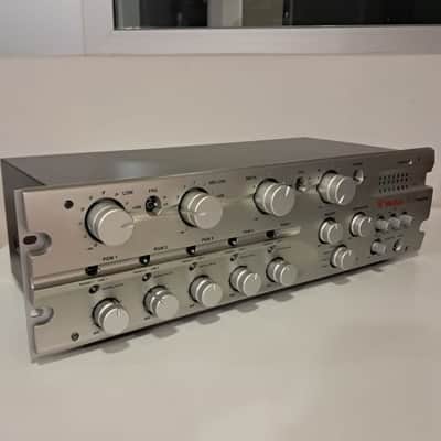 Vestax R-1 Rotary DJ Mixer — High-End Analog Sound image 6
