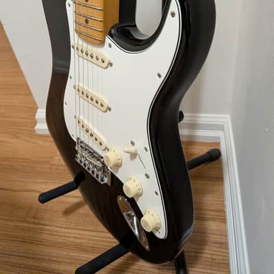 Fender Player II Stratocaster 2024 - Present - Black with White Pickguard image 4