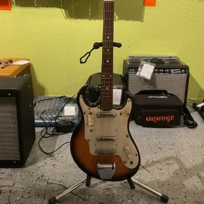 Continental 822 Vintage Electric Guitar image 15