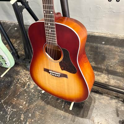 Seagull Acoustic Electric Guitar - Entourage Autumn Burst Presys II - Comes with Gigbag image 2