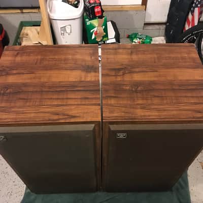Cerwin Vega D-9 Walnut 15" beautiful vintage 350 watt floor standing stereo speakers image 10