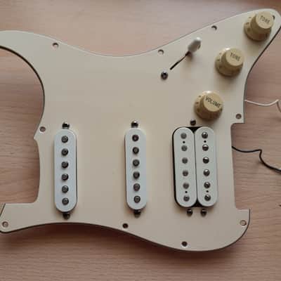 Fender 1983 Fender USA "Dan Smith" Stratocaster Loaded Pickguard - Original SSH 1983 - Original image 4