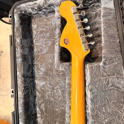 Fender 68 Reissue Stratocaster sunburst made in japan image 6