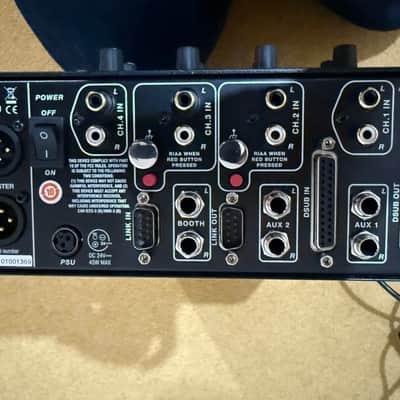 Playdifferently Model 1.4 4+2 Channel Analog Mixer - Black image 9