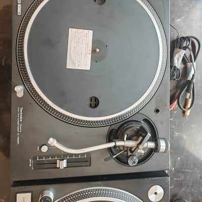2 x Technics SL-1200MK5 Turntable image 8