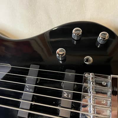 WASHBURN XB-600 - ACTIVE 6-STRING BASS w/ gig bag image 6