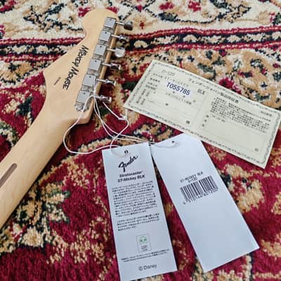 *NEW OLD STOCK* 2010 Fender Japan Disney Official Mickey Mouse Stratocaster ST-Mickey D-120, 1 of 100, MIJ image 4