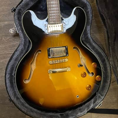 Epiphone Sheraton II - Sunburst  Locking Tuners & Hardshell case image 8