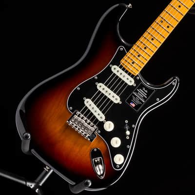 Fender American Professional Classic Stratocaster 3 Color Sunburst image 3