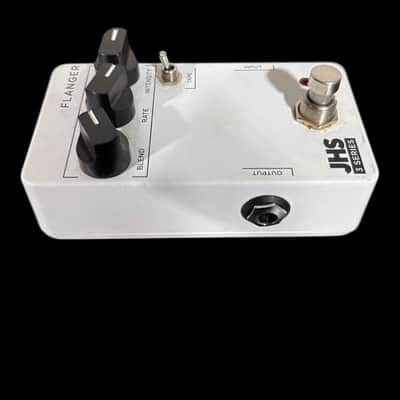 JHS 3 Series Flanger 2021 - Present - White X6914 image 2