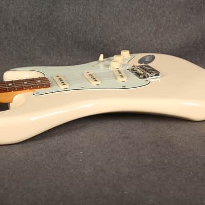 Fender Vintera 60s Stratocaster Modified - Olympic White - 2nd Hand image 14