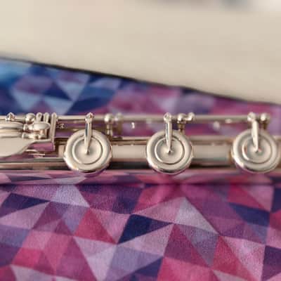 Yamaha YFL-774 Solid Silver Flute image 6