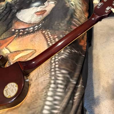 FANCY 💃! 2026 Gibson Custom Shop '76 Les Paul Deluxe Reissue Rocket Red Sparkle Top VOS Limited Edition LE 1976 Standard Norlin Era Mini Humbuckers Maple Neck Sandwich Body Construction ABR-1 Bridge Chrome Hardware Cream Plastics Brown Walnut Body image 15