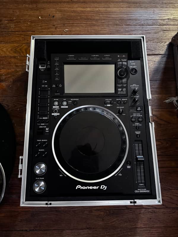 Pioneer CDJ-2000NXS2 Professional Multi Player 2010s - Black image 1
