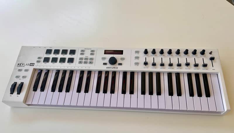 Arturia KeyLab Essential 49 MkIII MIDI Controller 2020 - Present - White image 1