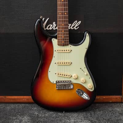 Fender American Vintage II 61 Stratocaster 2025 - 3-Tone Sunburst image 2