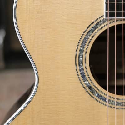 Taylor Legacy 815e Jumbo Acoustic/Electric Guitar with Hardshell Case - Demo image 18