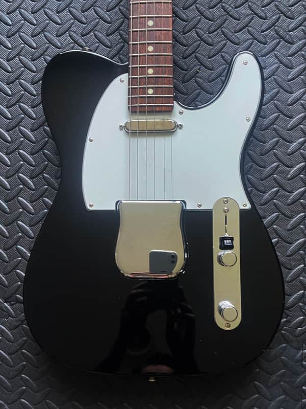 Fender 2024 Collection, Made in Japan Hybrid II Telecaster® - Gloss Black image 1