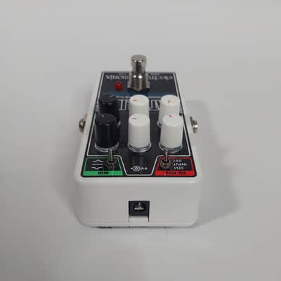 Electro-Harmonix Nano Battalion Bass Preamp and Overdrive image 7