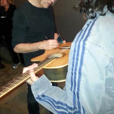 Luna guitar (damaged) signed by Mike Stern and Eric Johnson image 5