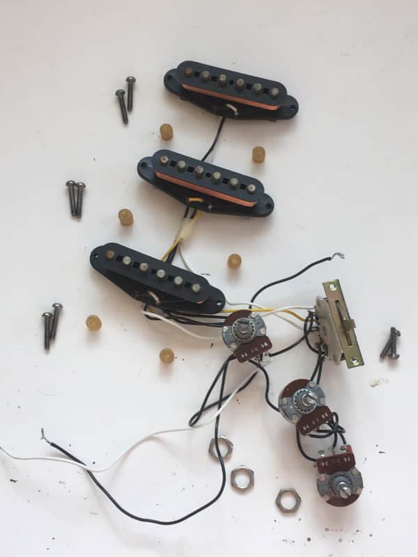 Vintage 1998 CTS Pots Genuine Fender Guitar Aged Relic Loaded Strat Pickups Set Staggered Poles 137xx49 image 1
