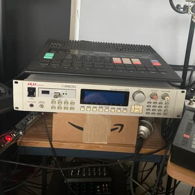 Akai S2800 MIDI Stereo Digital Sampler 1992 - White