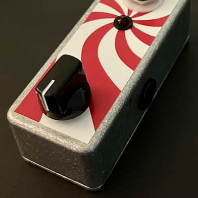 Saturnworks Dying Battery Simulator Voltage Sag Pedal with Bypass Switch + Lumberg Jacks - Handcrafted in California image 2