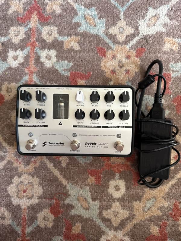 Two Notes ReVolt Guitar