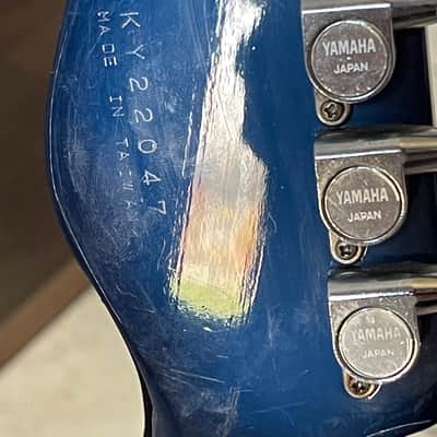 Yamaha SE 300 Blue image 7