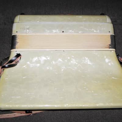 Lo Duca Brothers PetiteGrande Accordion image 6