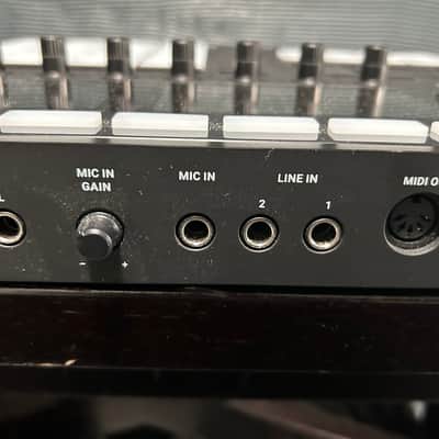 Native Instruments Maschine MKIII 2020swith decksaver- Black image 10