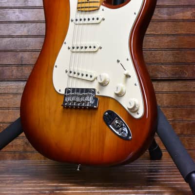 Fender American Professional II Stratocaster®, Maple Fingerboard, Sienna Sunburst image 1