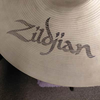 Zildjian 18"Medium Ride Cymbal image 5