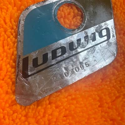 Ludwig Vintage 80s Early Rounded Blue Olive Drum Badge 2,107,xxx 1981 image 2