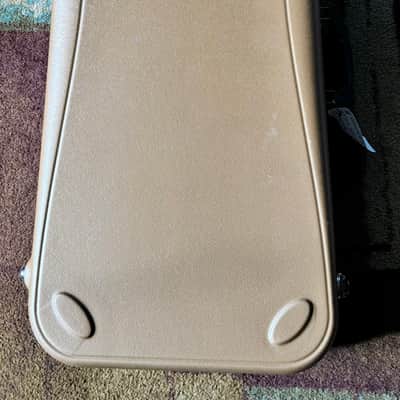 Gibson Gibson Gold Concept Les Paul Less Plus Hardshell Case 2015 - Gold 2015 - Gold image 16