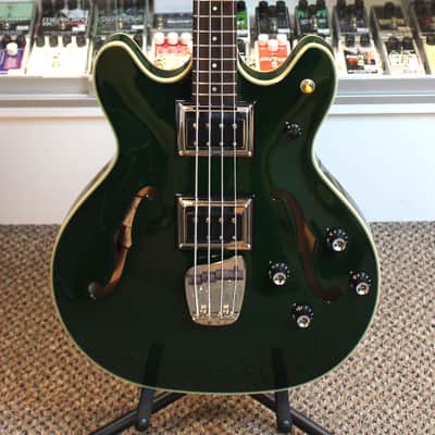 Guild Starfire Bass II in  Emerald Green, Like New with original hard case! image 2