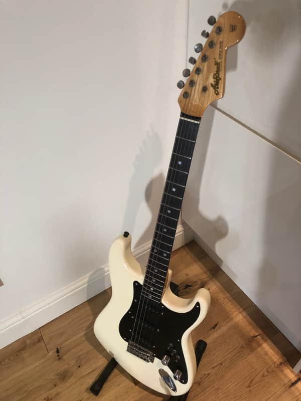 ARIA PRO II ST 600 Jeff Beck SE MIJ Vintage Fender Custom Shop