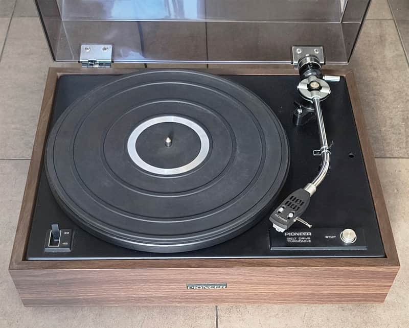 Vintage Pioneer SPL-100 Semi-Auto Belt Drive Turntable