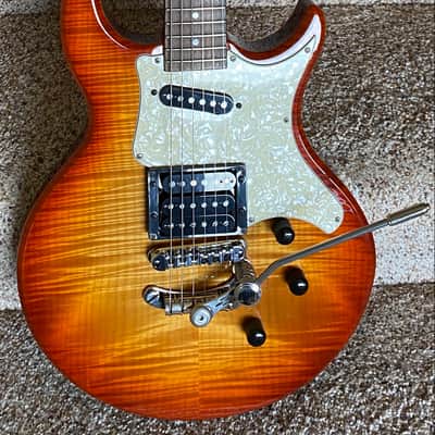 Hamer Phantom Custom Cherry Sunburst 1997 with Tremolo image 2